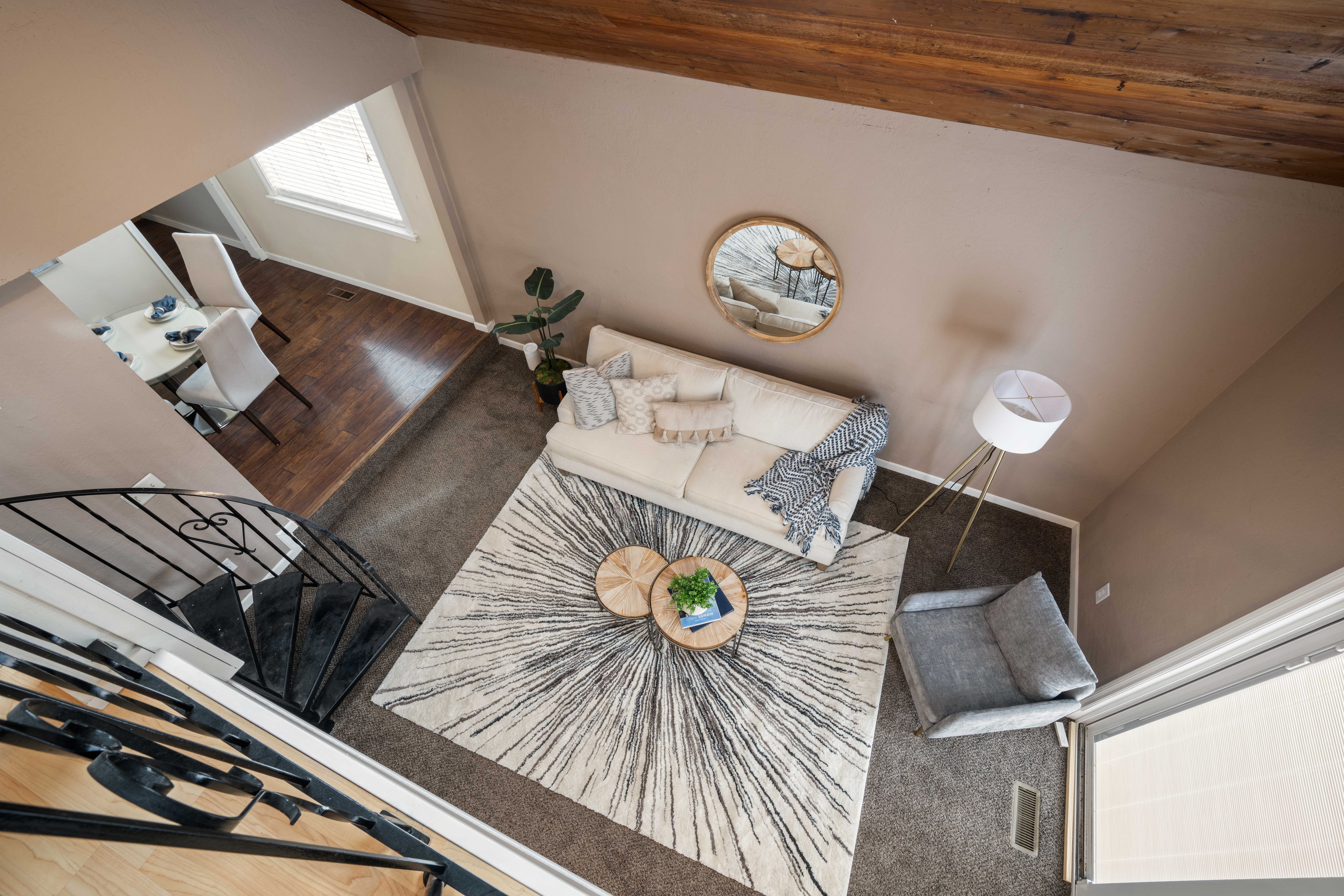  Turn Key Charm with Primary Suite and Loft - 物件實景