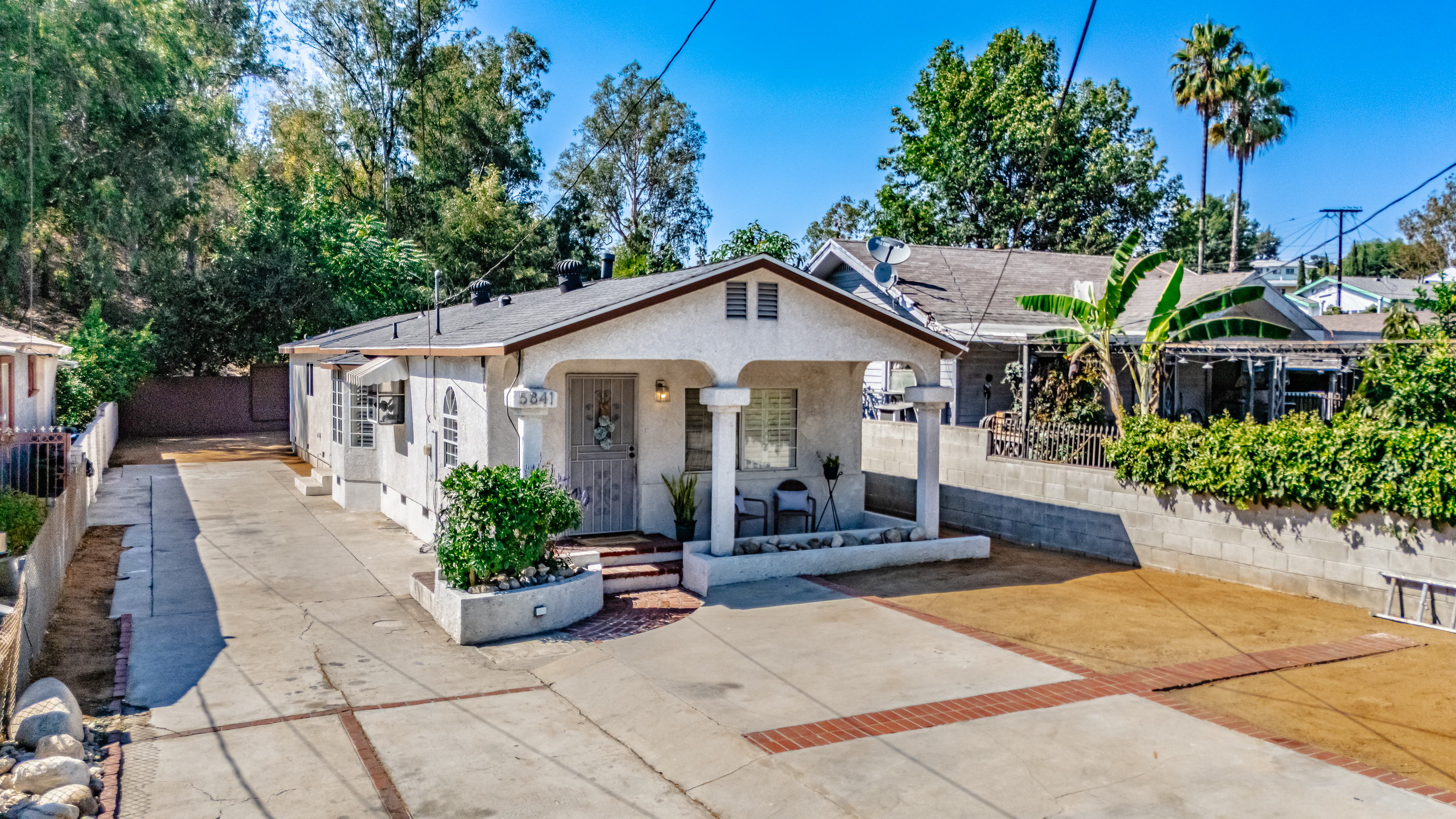Los Angeles, California, 90042, United States, 3 Bedrooms Bedrooms, ,3 BathroomsBathrooms,Residential,For Sale,1909729