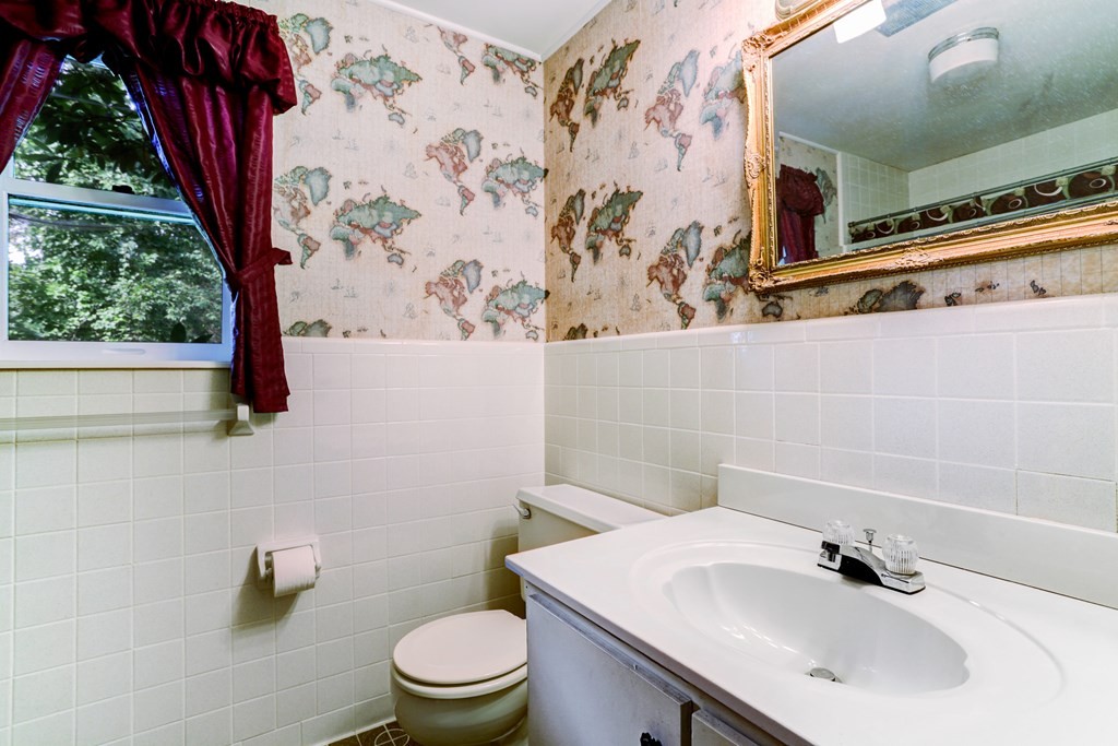 Blairsville, Georgia, 30512, United States, 4 Bedrooms Bedrooms, ,3 BathroomsBathrooms,Residential,For Sale,1930011
