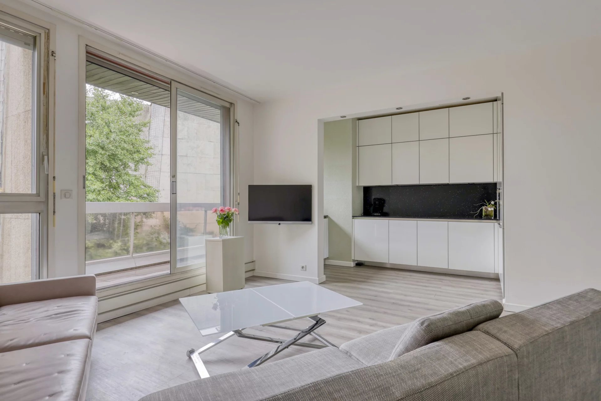 Boulogne-Billancourt, Île-de-France, 92100, FR, 1 Bedroom Bedrooms, ,2 BathroomsBathrooms,Residential,For Sale,1634819