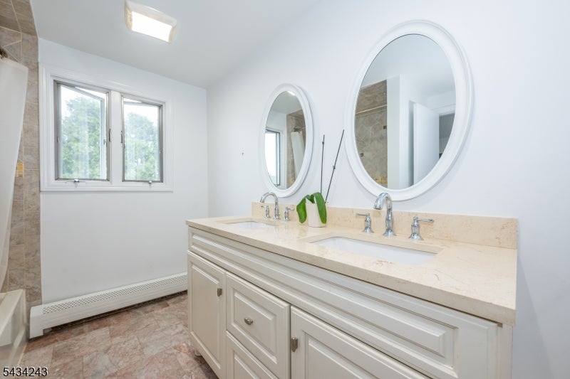 Wanaque Boro, New Jersey, 07420, United States, 4 Bedrooms Bedrooms, ,2 BathroomsBathrooms,Residential,For Sale,2049267