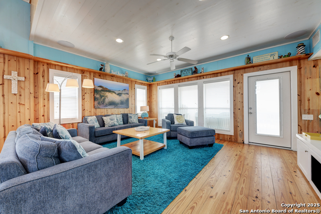 Port Aransas, Texas, 78373, United States, 4 Bedrooms Bedrooms, ,4 BathroomsBathrooms,Residential,For Sale,1839202