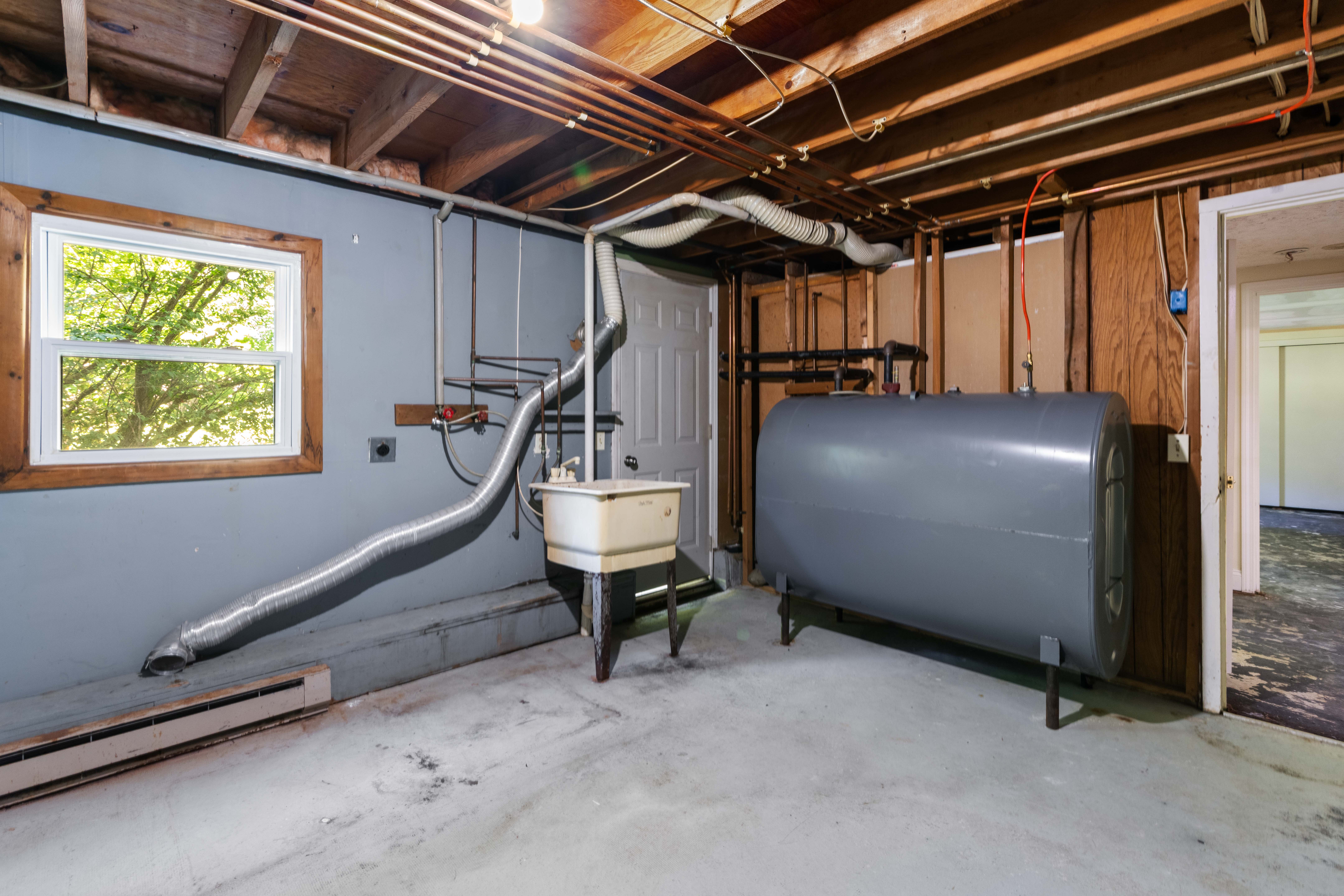 Portsmouth, Rhode Island, 02871, United States, 4 Bedrooms Bedrooms, ,3 BathroomsBathrooms,Residential,For Sale,1973967