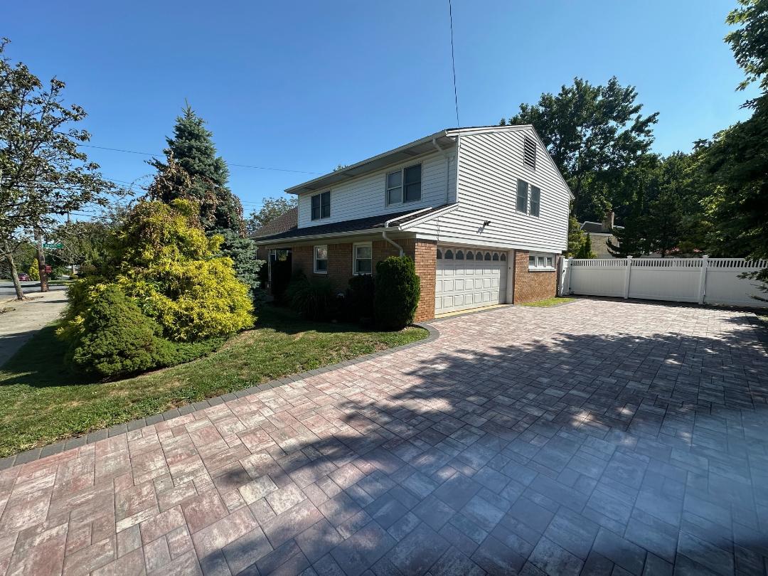 Staten Island, New York, 10314, United States, 4 Bedrooms Bedrooms, ,2 BathroomsBathrooms,Residential,For Sale,1914334