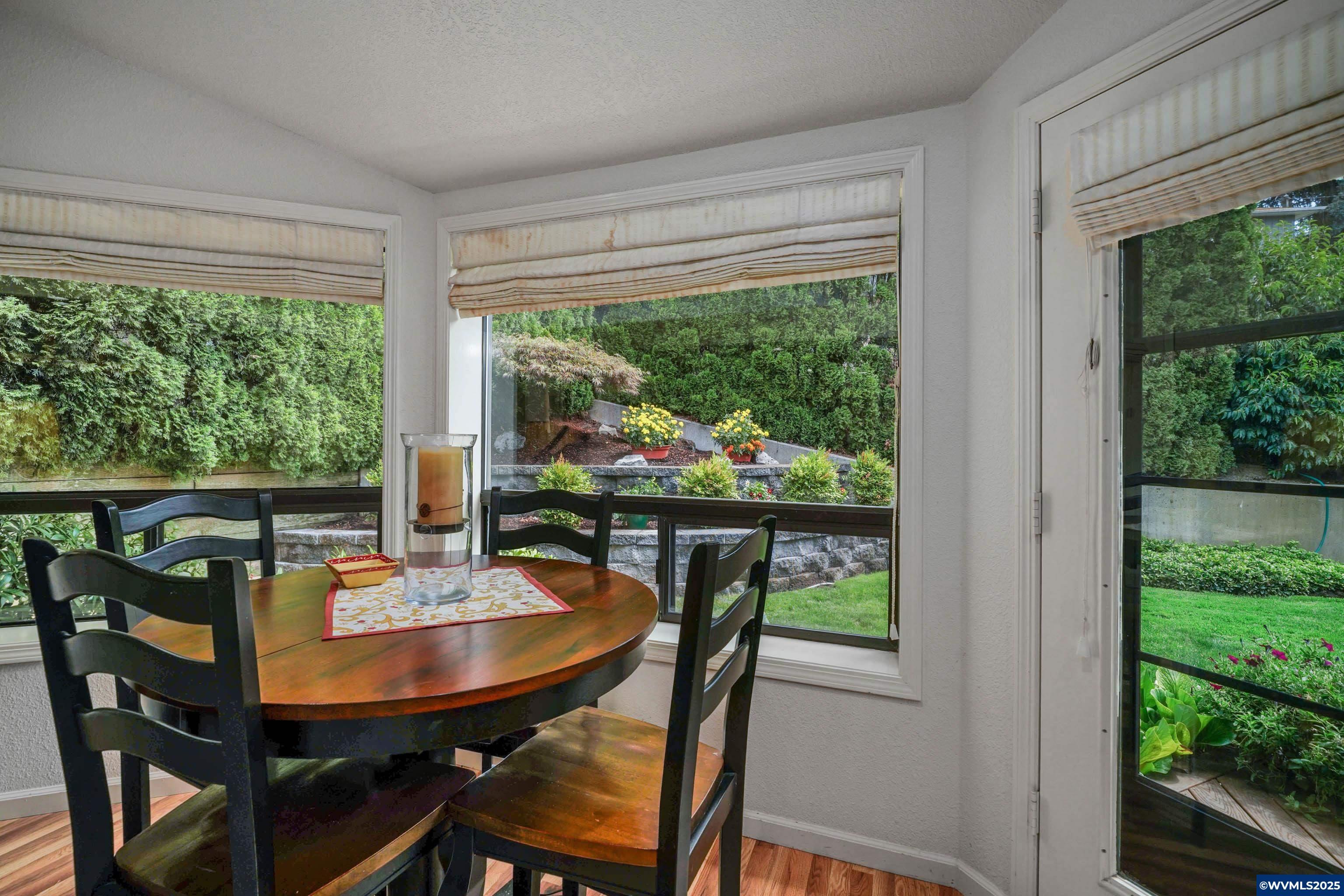 Salem, Oregon, 97302, United States, 5 Bedrooms Bedrooms, ,4 BathroomsBathrooms,Residential,For Sale,1906348