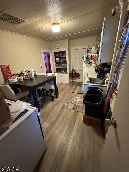 Haledon Boro, New Jersey, 07508, United States, 4 Bedrooms Bedrooms, ,3 BathroomsBathrooms,Residential,For Sale,1995412