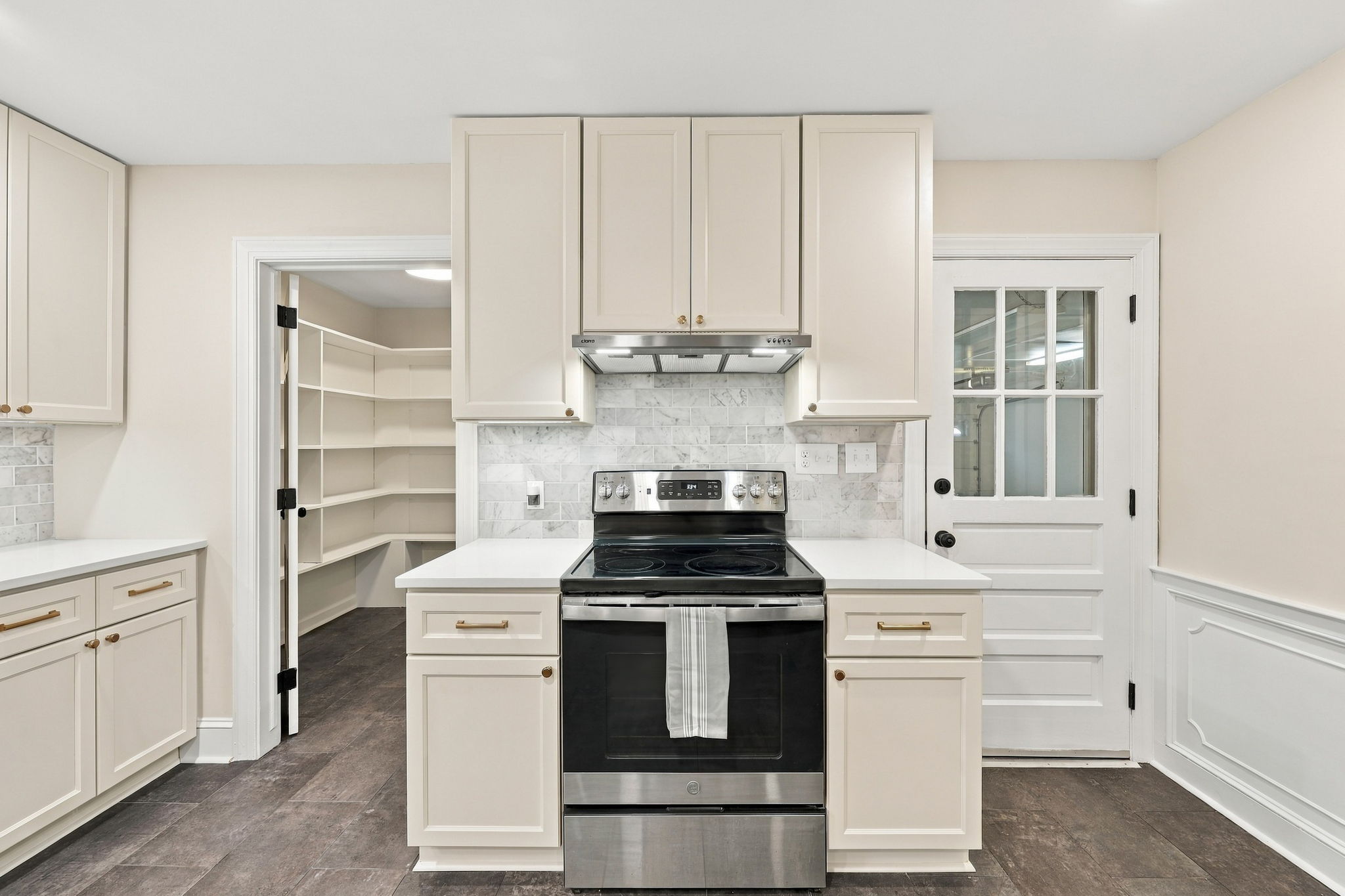  6700 Valley Lake Drive, Raleigh, NC 27612 - 物件實景