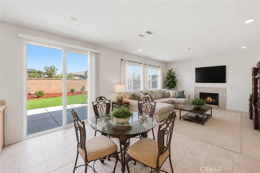 Hesperia, California, 92344, United States, 4 Bedrooms Bedrooms, ,3 BathroomsBathrooms,Residential,For Sale,2036953