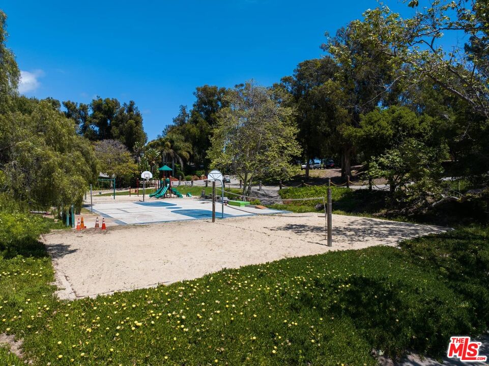 Malibu, California, 90265, United States, 3 Bedrooms Bedrooms, ,2 BathroomsBathrooms,Residential,For Sale,1795303