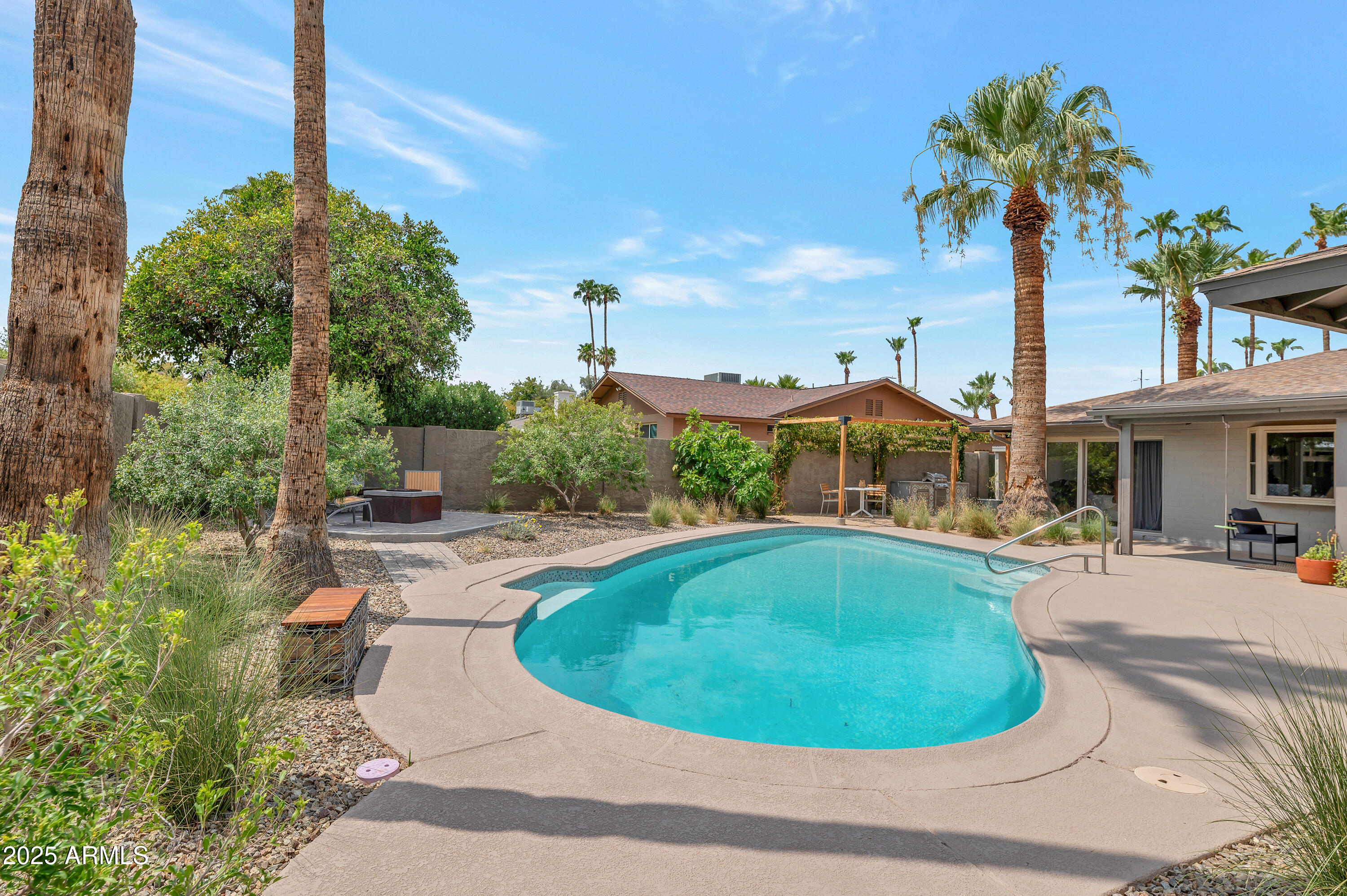 Phoenix, Arizona, 85028, United States, 4 Bedrooms Bedrooms, ,Residential,For Sale,1940373