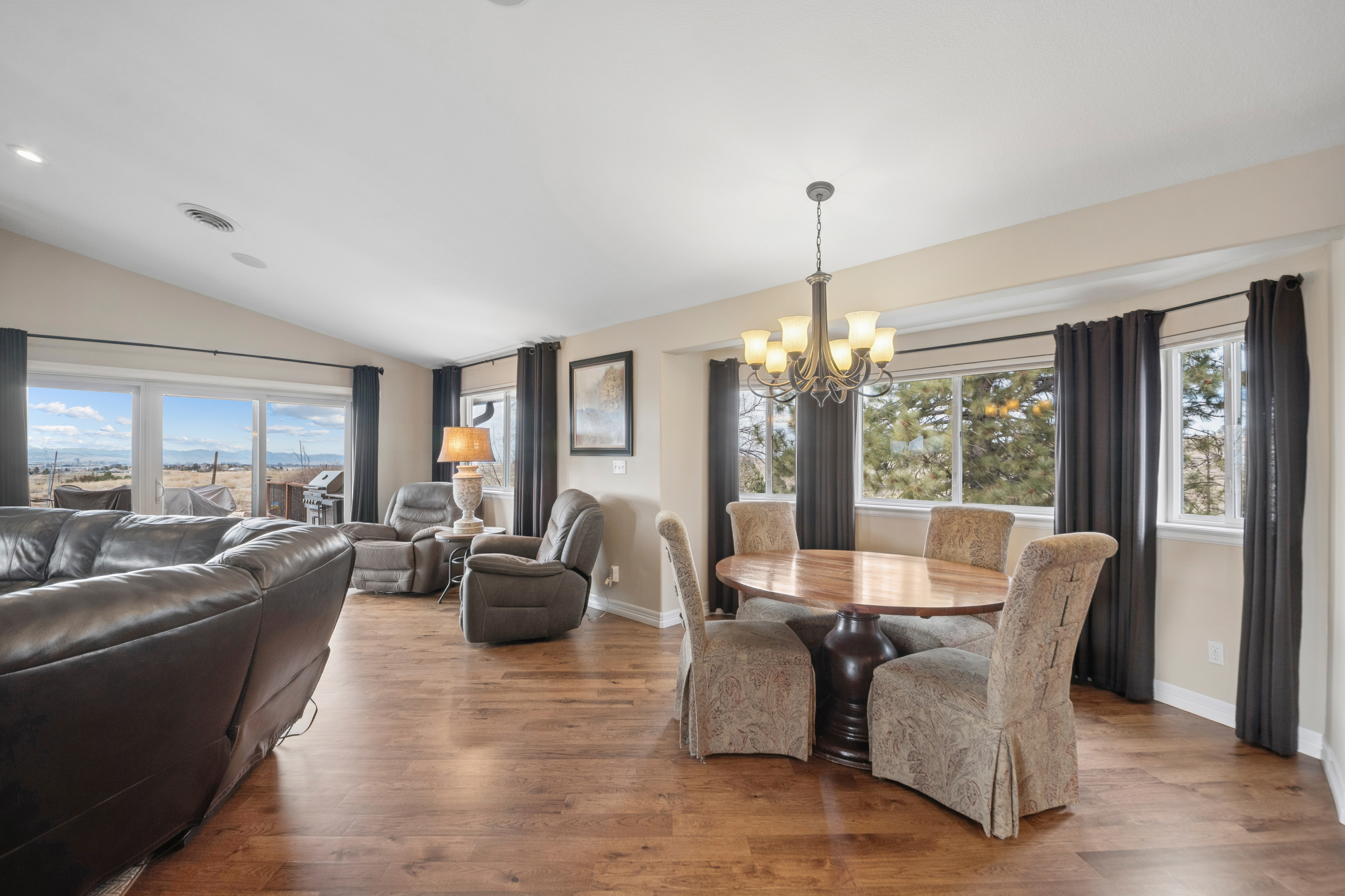  Set on 4.5 elevated acres in Sierra Vista - 物件實景