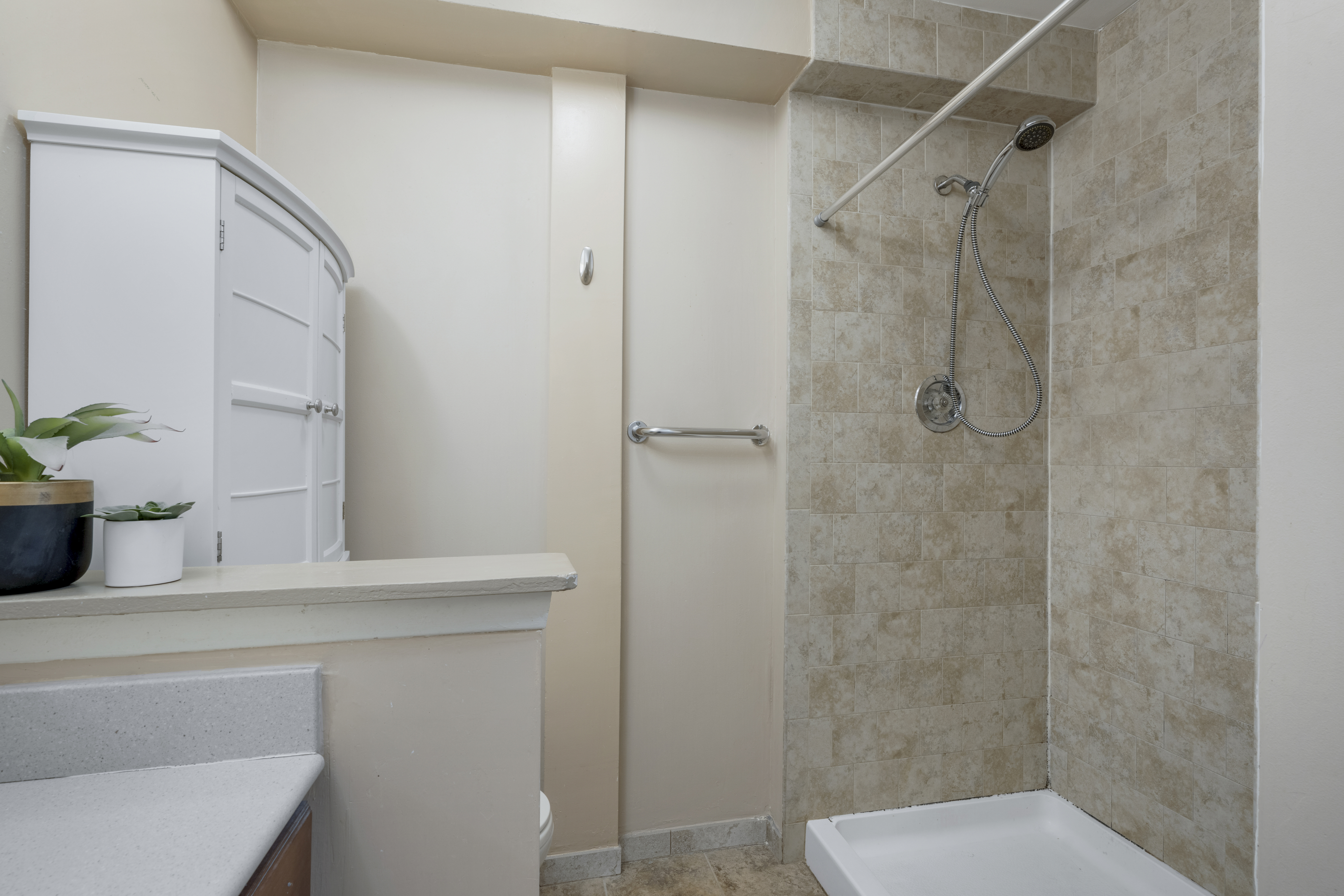  Two-Level Townhouse in White Plains - 物件實景