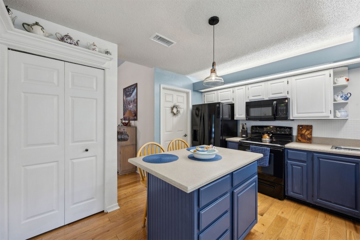 Fernandina Beach, Florida, 32034, United States, 3 Bedrooms Bedrooms, ,2 BathroomsBathrooms,Residential,For Sale,1985756