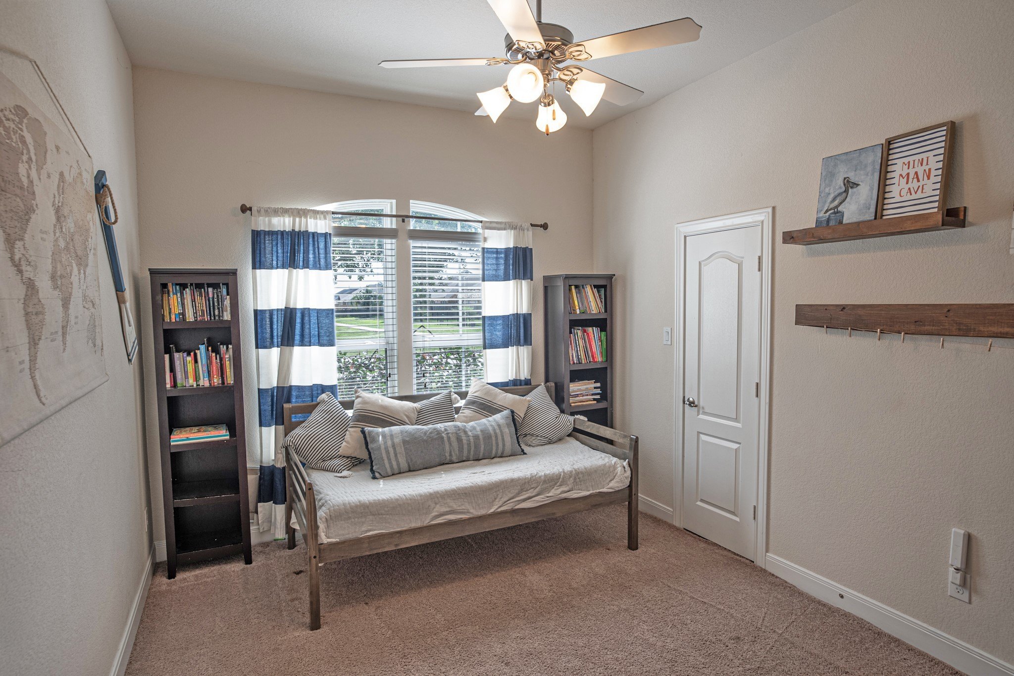 Angleton, Texas, 77515, United States, 4 Bedrooms Bedrooms, ,2 BathroomsBathrooms,Residential,For Sale,2049018