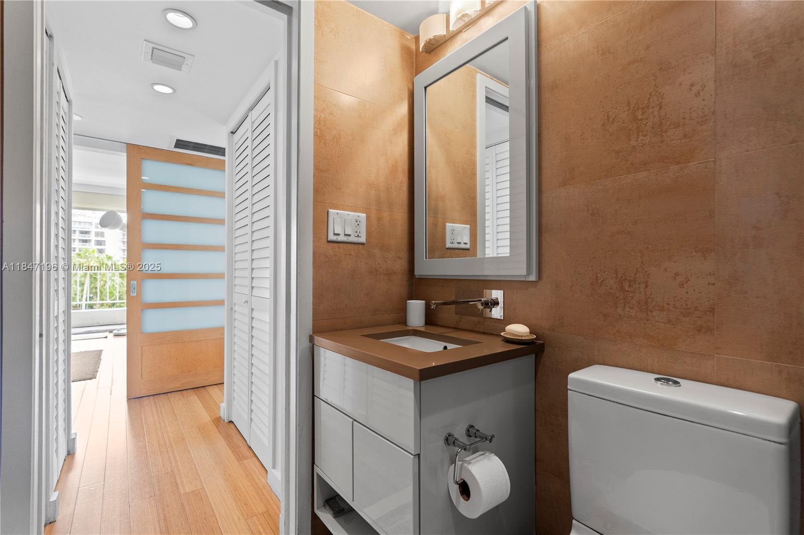 Miami, Florida, 33129, United States, 2 Bedrooms Bedrooms, ,2 BathroomsBathrooms,Residential,For Sale,1900950
