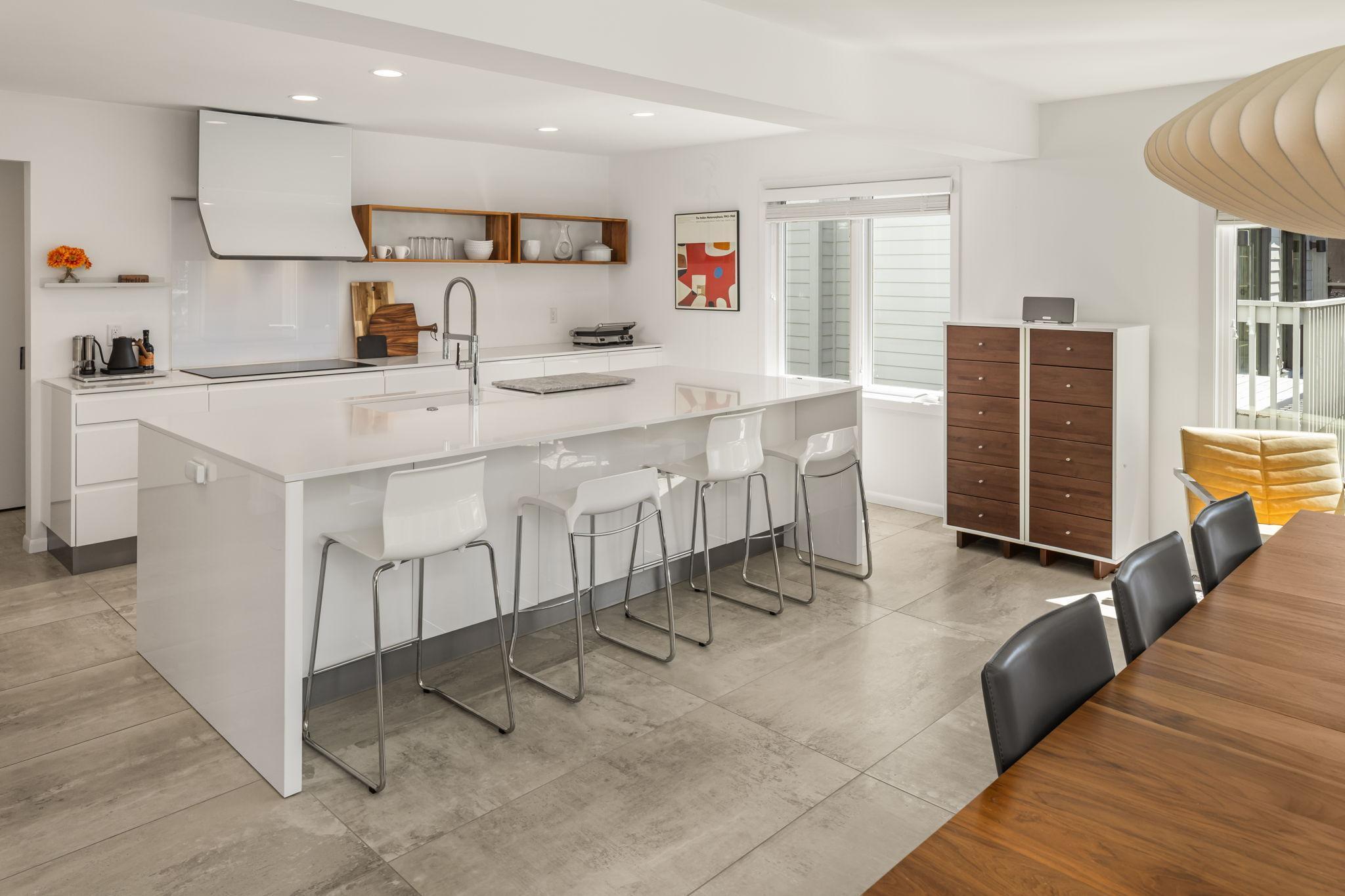 Minneapolis, Minnesota, 55410, United States, 4 Bedrooms Bedrooms, ,2 BathroomsBathrooms,Residential,For Sale,1805431