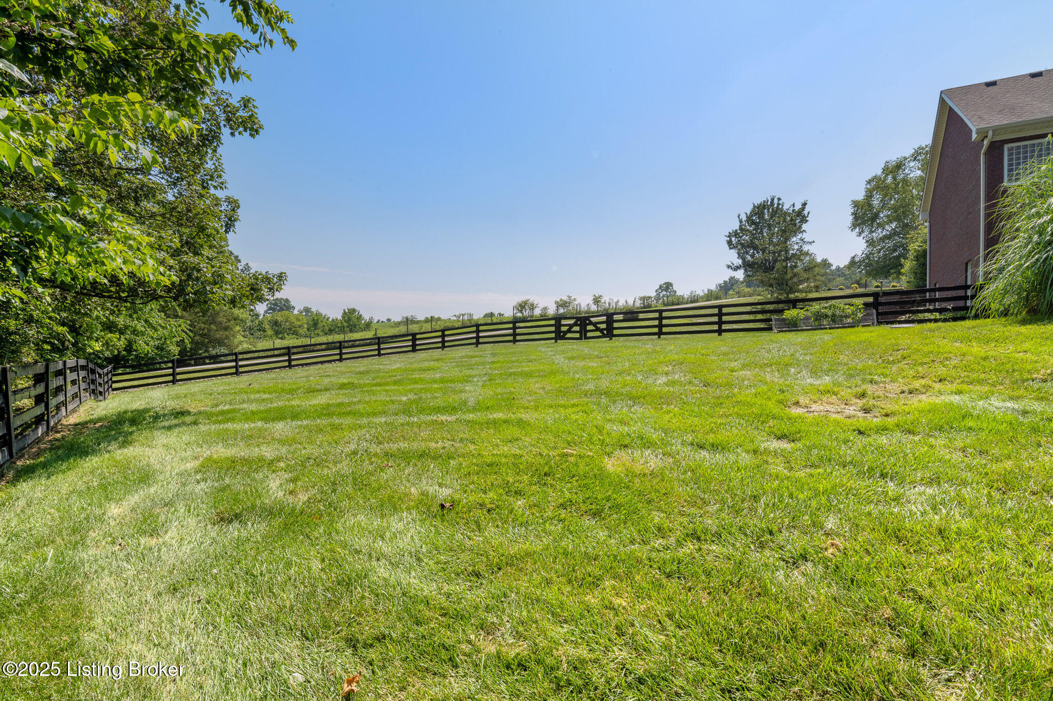 Crestwood, Kentucky, 40014, United States, 6 Bedrooms Bedrooms, ,5 BathroomsBathrooms,Residential,For Sale,1908239