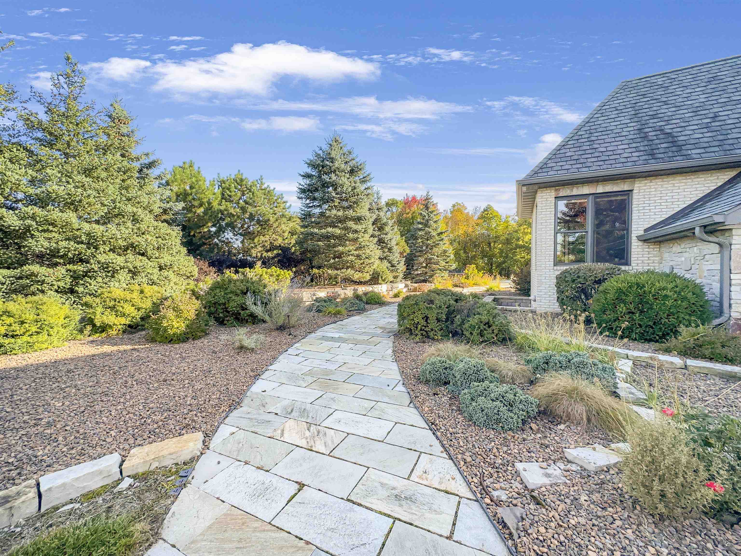 5211 Whitetail Way, Appleton, Wisconsin, 54914, United States, 5 Bedrooms Bedrooms, ,6 BathroomsBathrooms,Residential,For Sale,5211 Whitetail Way,1164448