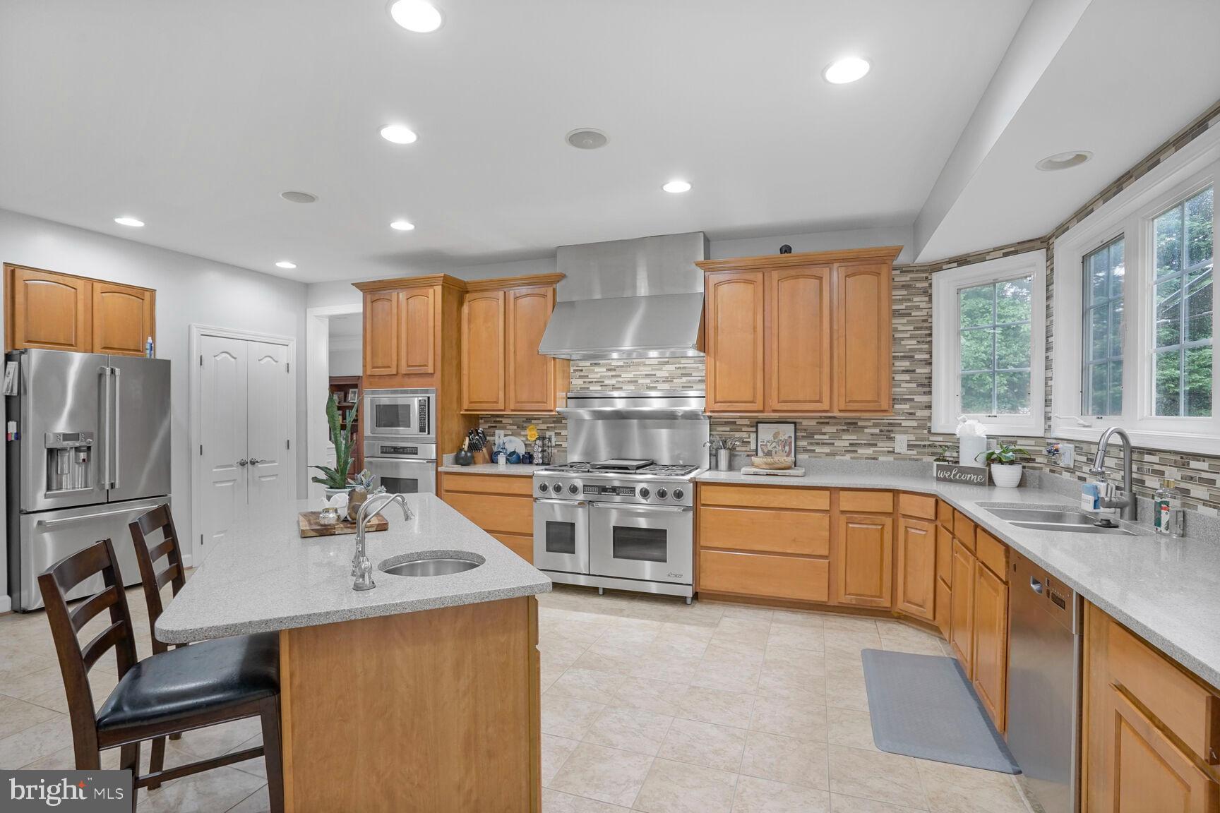 Woodbridge, Virginia, 22192, United States, 5 Bedrooms Bedrooms, ,5 BathroomsBathrooms,Residential,For Sale,1825491