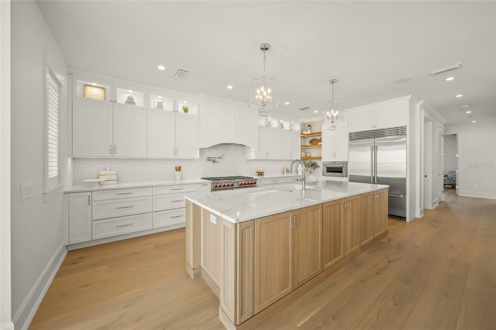 Holmes Beach, Florida, 34217, United States, 5 Bedrooms Bedrooms, ,8 BathroomsBathrooms,Residential,For Sale,1759059