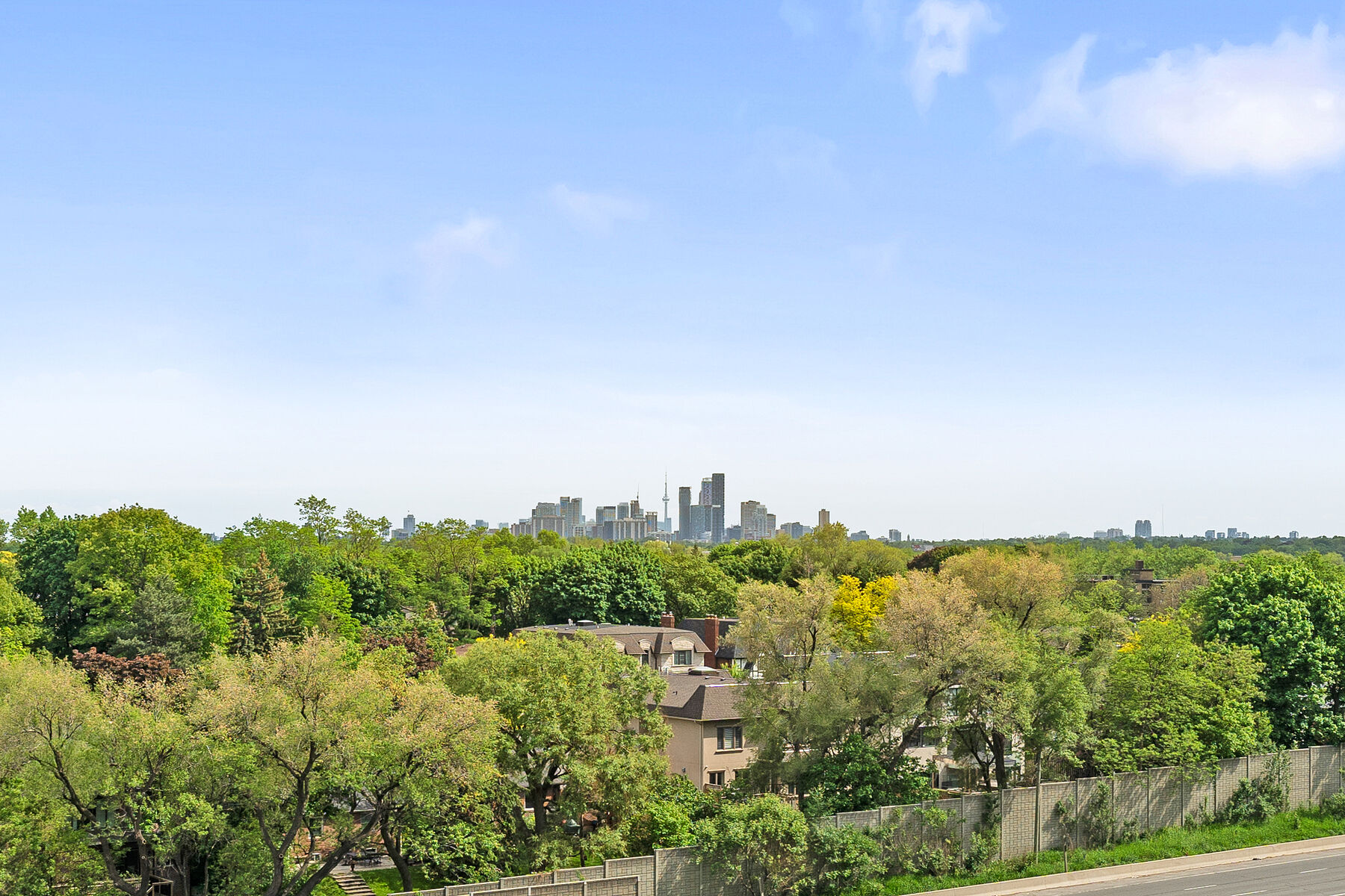  Avonshire Condos - 物件實景