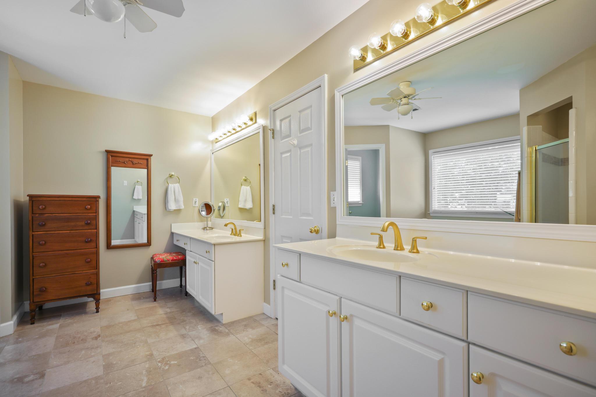  Beautifully Maintained Home in Established Burnt Hickory Pointe - 物件實景