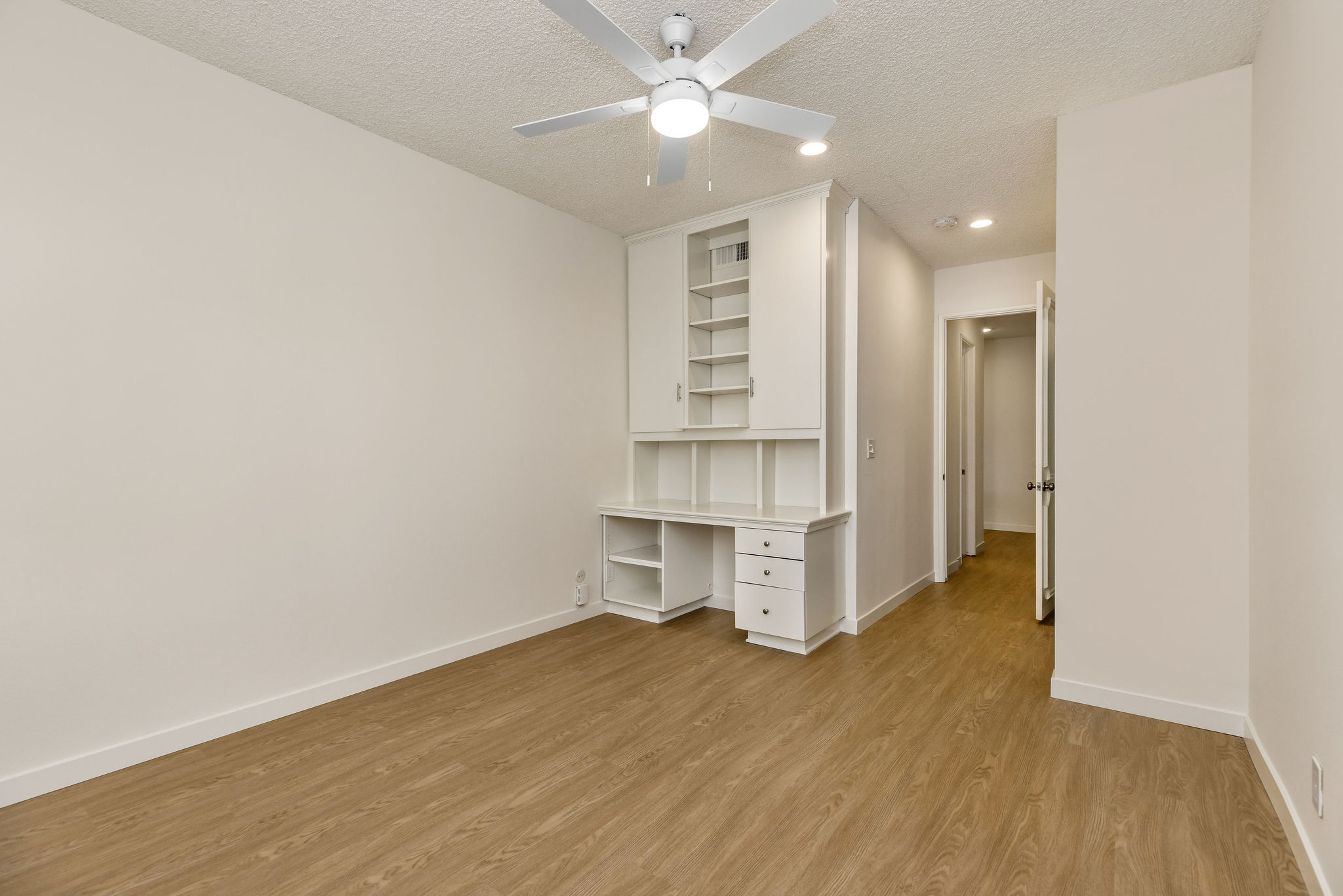  5216 Yarmouth #105 - 物件實景