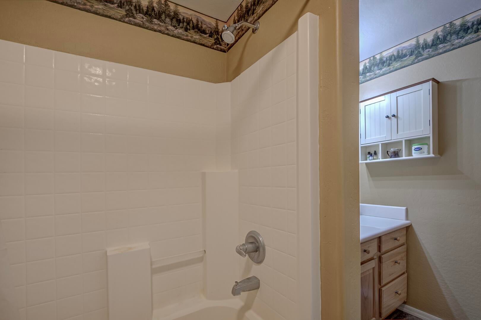 Pine, Arizona, 85544, United States, 3 Bedrooms Bedrooms, ,2 BathroomsBathrooms,Residential,For Sale,1998384