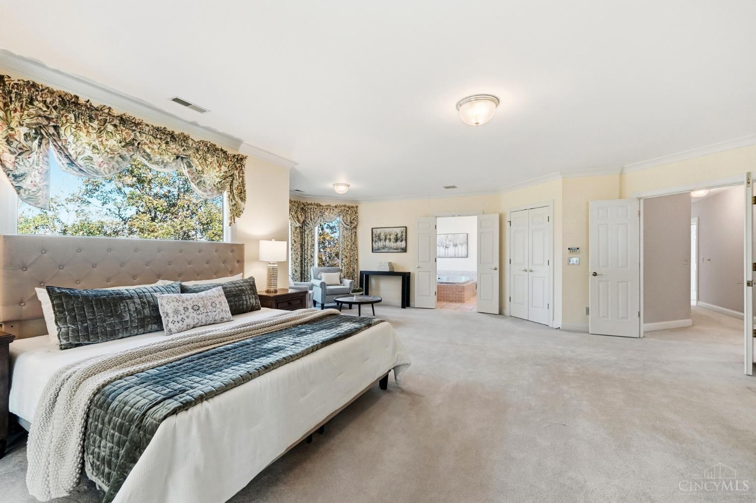 Anderson Twp, Ohio, 45230, United States, 5 Bedrooms Bedrooms, ,6 BathroomsBathrooms,Residential,For Sale,1988245