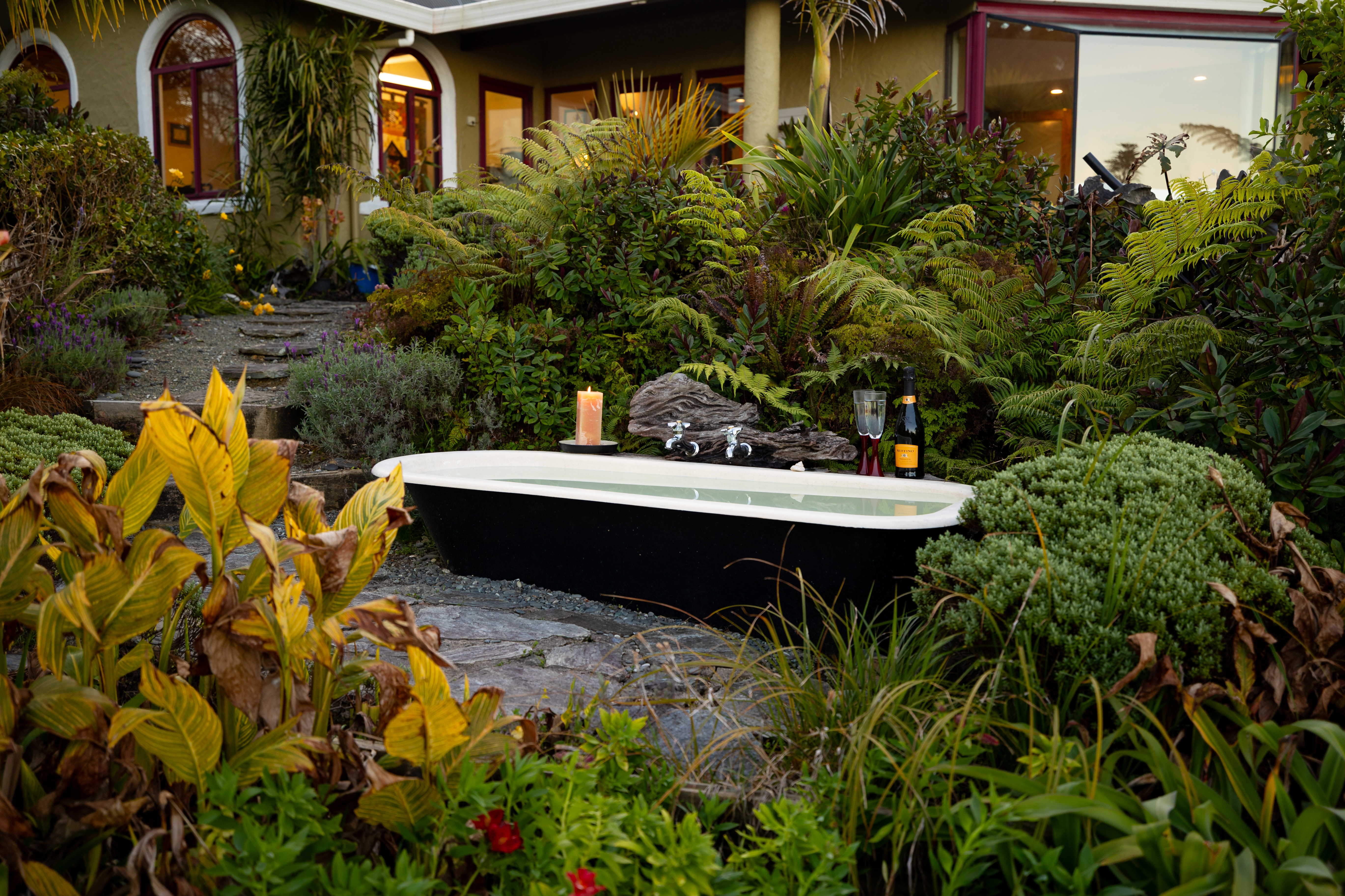  335 Patons Rock Road, Golden Bay - 物件實景