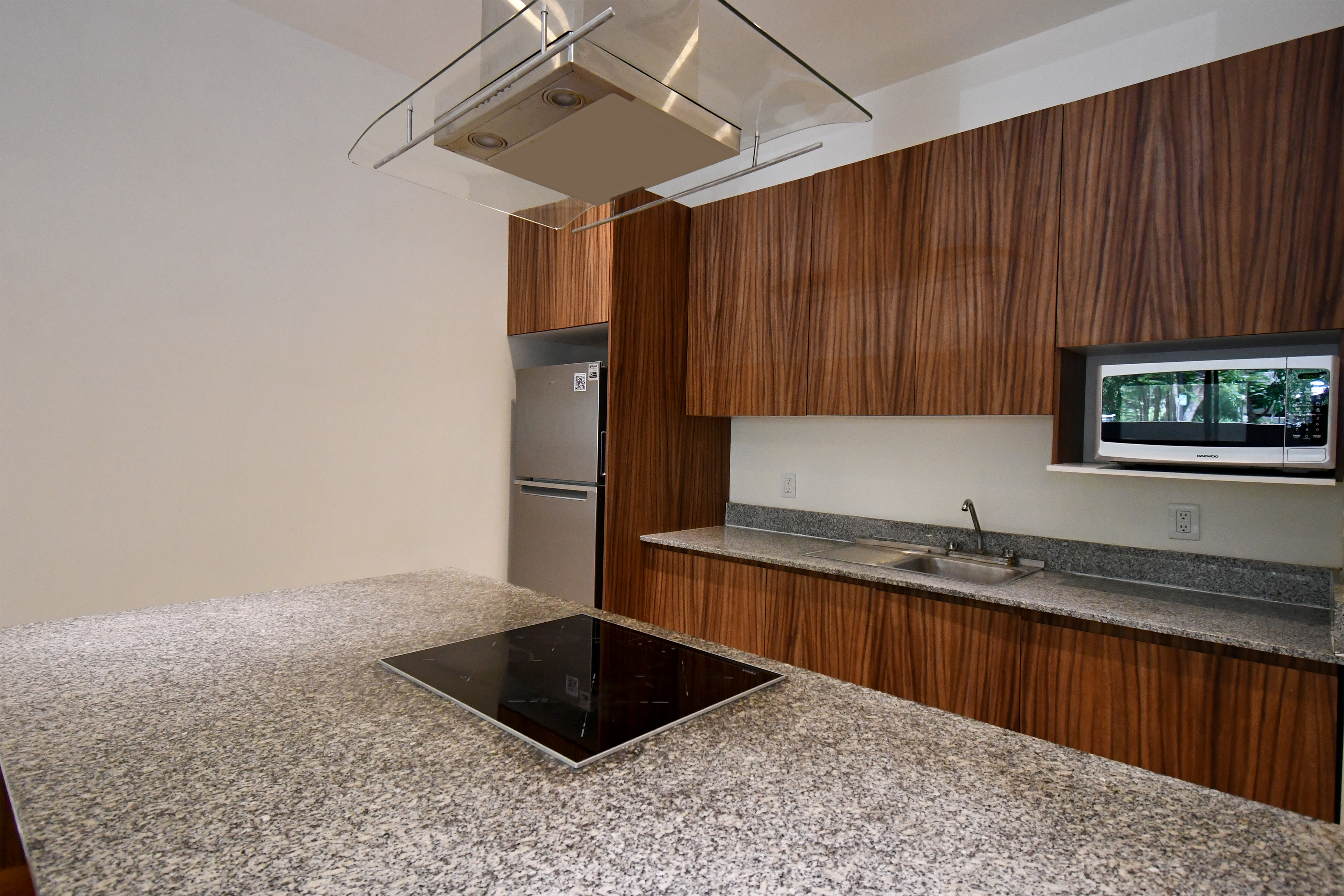  Comfort and Convenience in an Expansive Three-Bedroom Residence - 物件實景