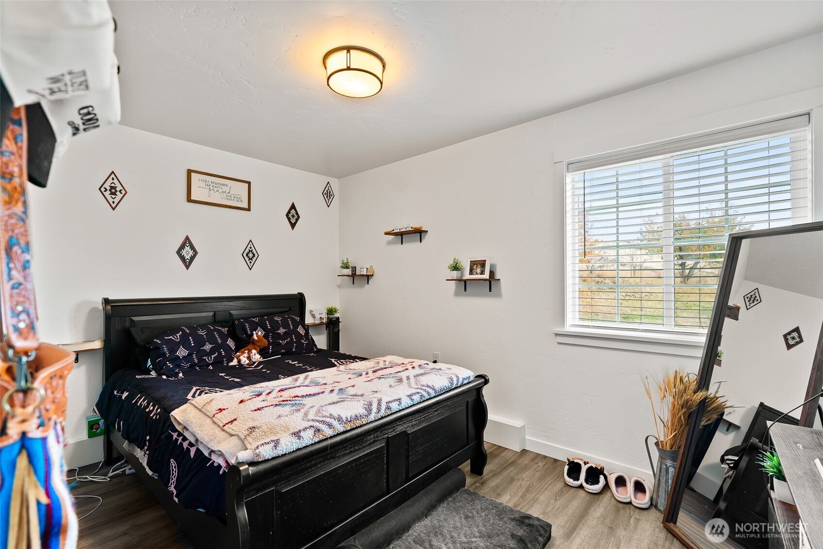 Ellensburg, Washington, 98926, United States, 6 Bedrooms Bedrooms, ,2 BathroomsBathrooms,Residential,For Sale,1992085