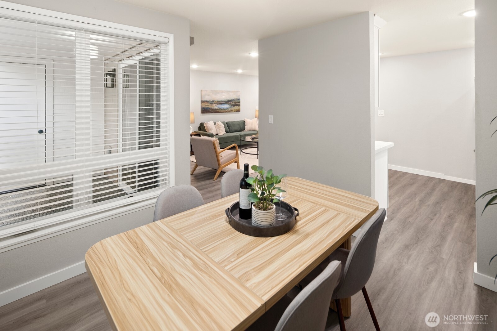 Mercer Island, Washington, 98040, United States, 2 Bedrooms Bedrooms, ,1 BathroomBathrooms,Residential,For Sale,1948638