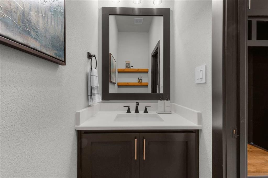 Weatherford, Texas, 76088, United States, 4 Bedrooms Bedrooms, ,4 BathroomsBathrooms,Residential,For Sale,1975341