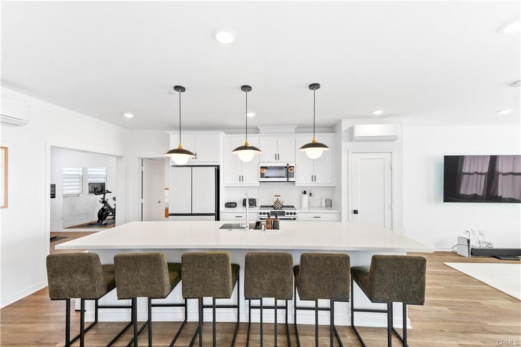 Compton, California, 90221, United States, 9 Bedrooms Bedrooms, ,Residential,For Sale,1982373