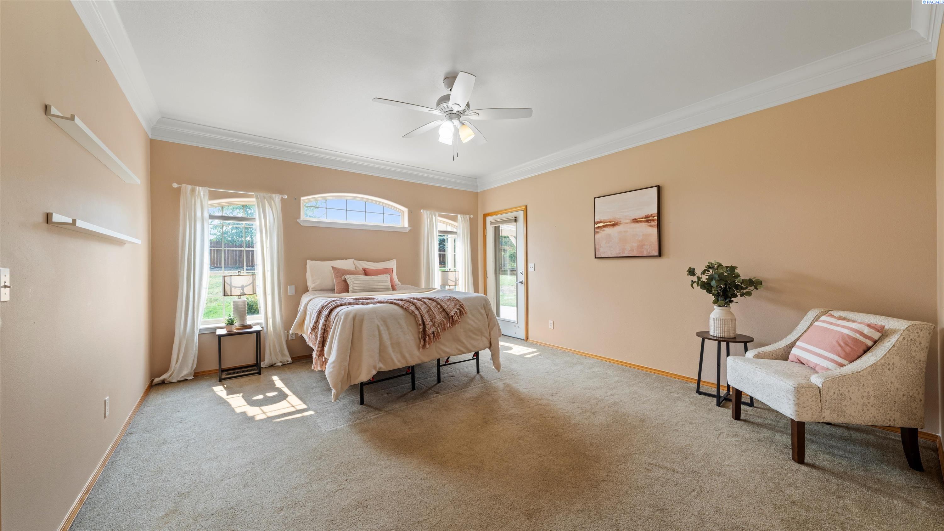 Richland, Washington, 99352, United States, 4 Bedrooms Bedrooms, ,3 BathroomsBathrooms,Residential,For Sale,1940830