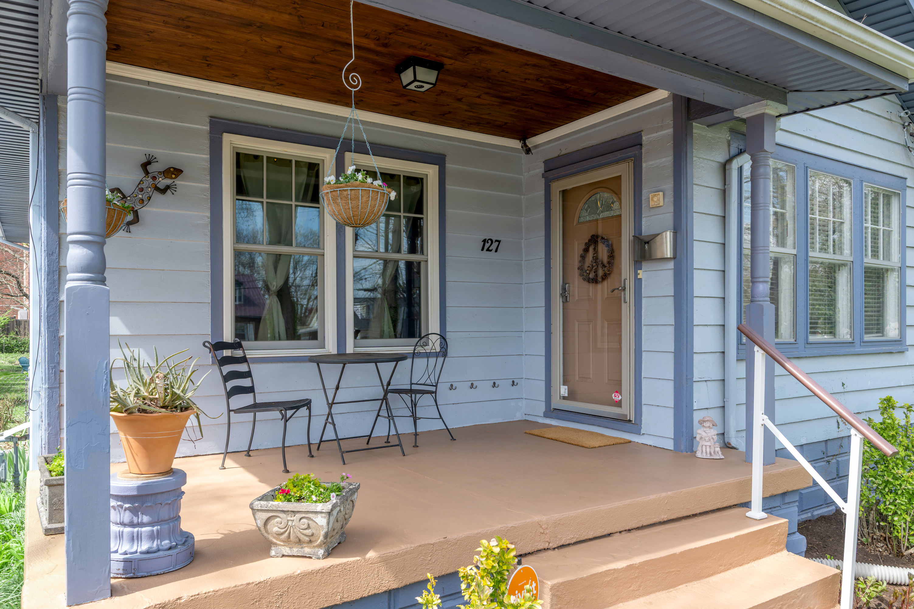  127 Delmont Drive - 物件實景