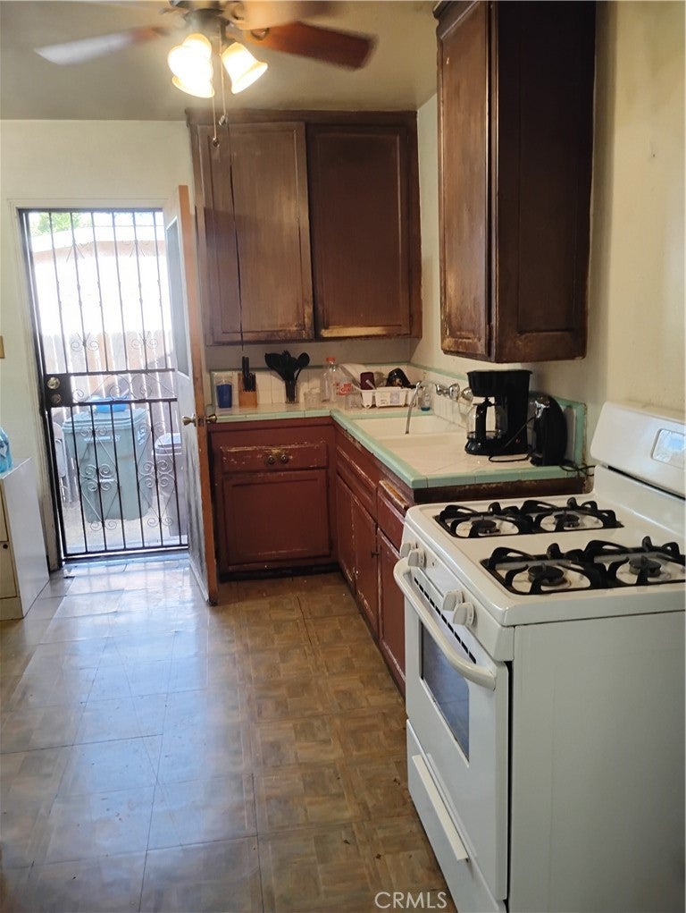 Pomona, California, 91766, United States, 3 Bedrooms Bedrooms, ,2 BathroomsBathrooms,Residential,For Sale,1999570