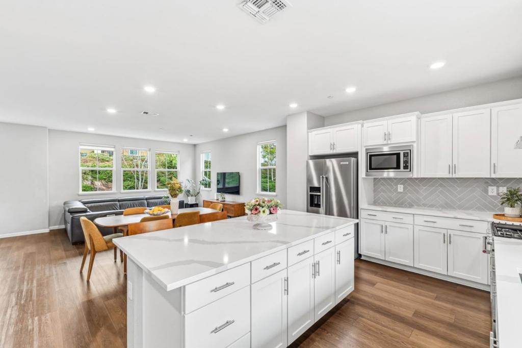 Hayward, California, 94541, United States, 3 Bedrooms Bedrooms, ,4 BathroomsBathrooms,Residential,For Sale,2032197