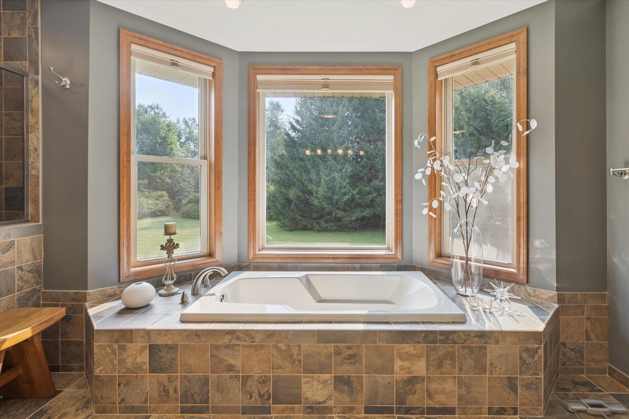 Midland, Michigan, 48640, United States, 3 Bedrooms Bedrooms, ,3 BathroomsBathrooms,Residential,For Sale,1975279