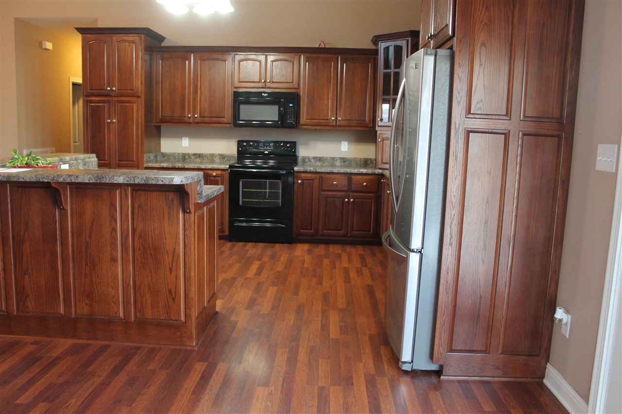 Bowling Green, Kentucky, 42101, United States, 3 Bedrooms Bedrooms, ,2 BathroomsBathrooms,Residential,For Sale,1838101