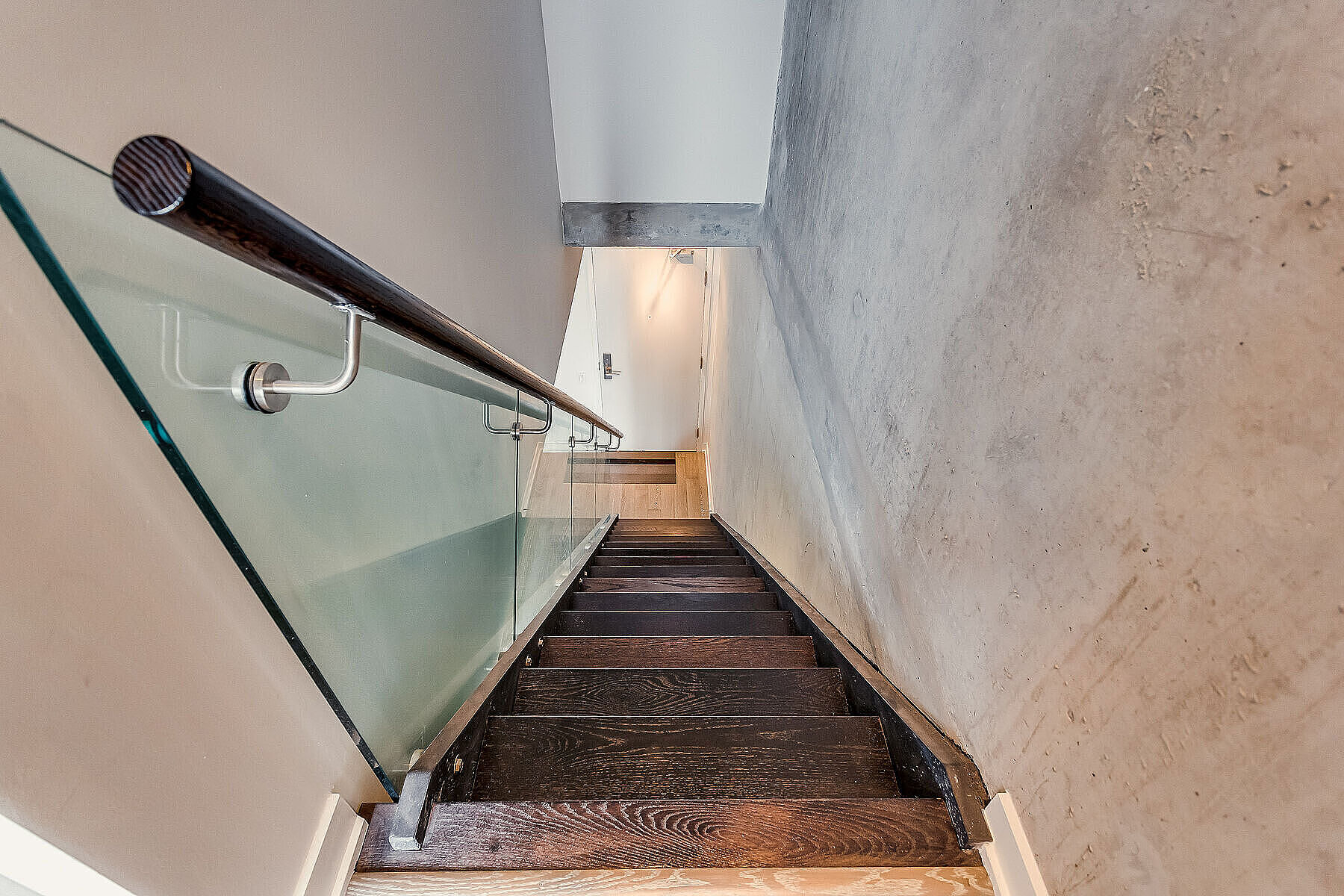 Sophisticated and Spacious - 物件實景