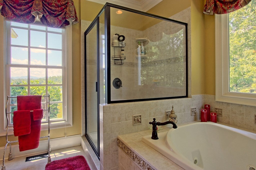 Hayesville, North Carolina, 28904, United States, 5 Bedrooms Bedrooms, ,5 BathroomsBathrooms,Residential,For Sale,1913677