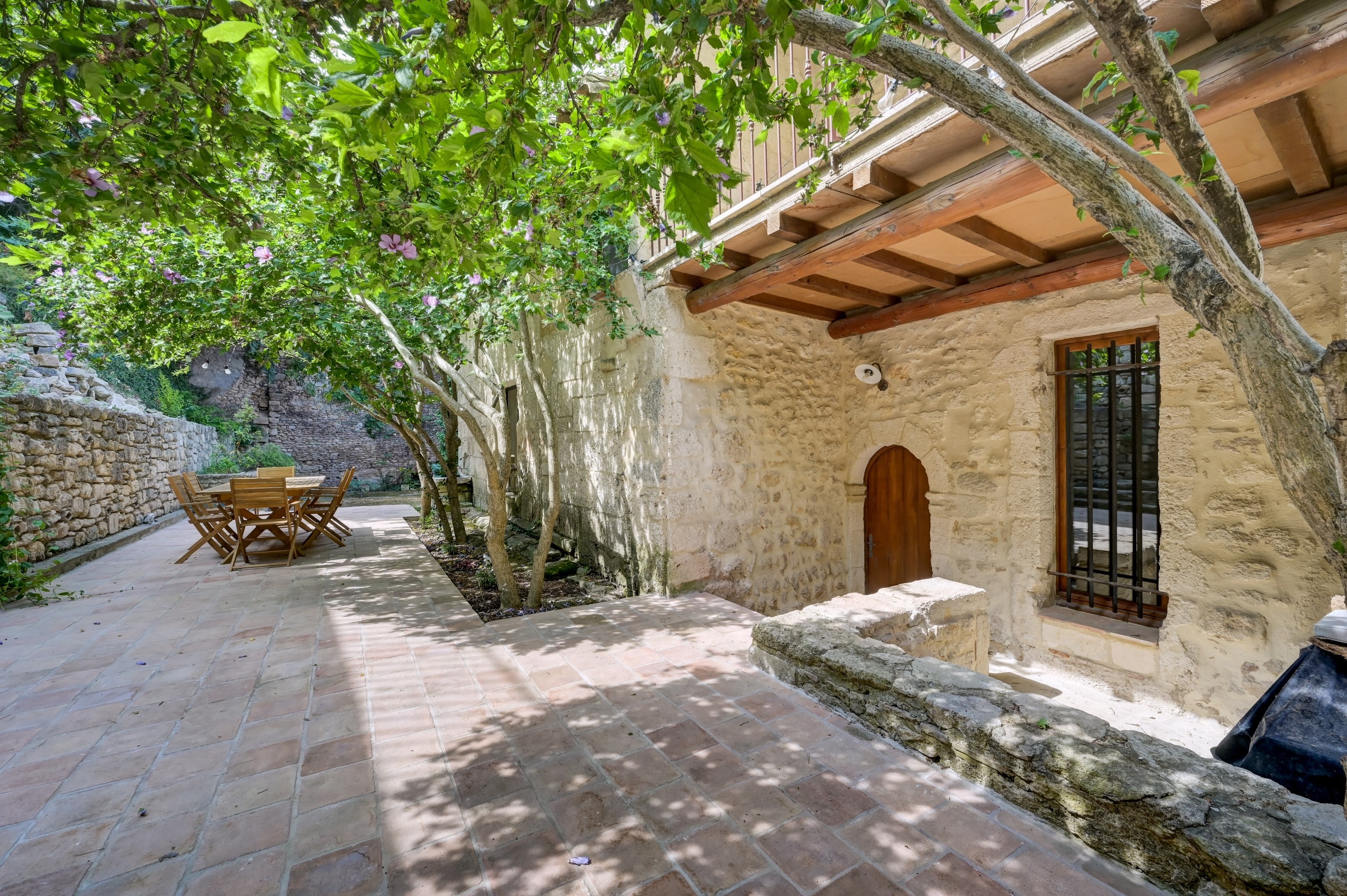 Superb stone village house with garden, swimming pool and garages - 物件實景