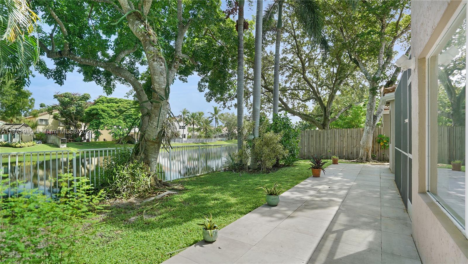 Plantation, Florida, 33322, United States, 3 Bedrooms Bedrooms, ,2 BathroomsBathrooms,Residential,For Sale,1947499