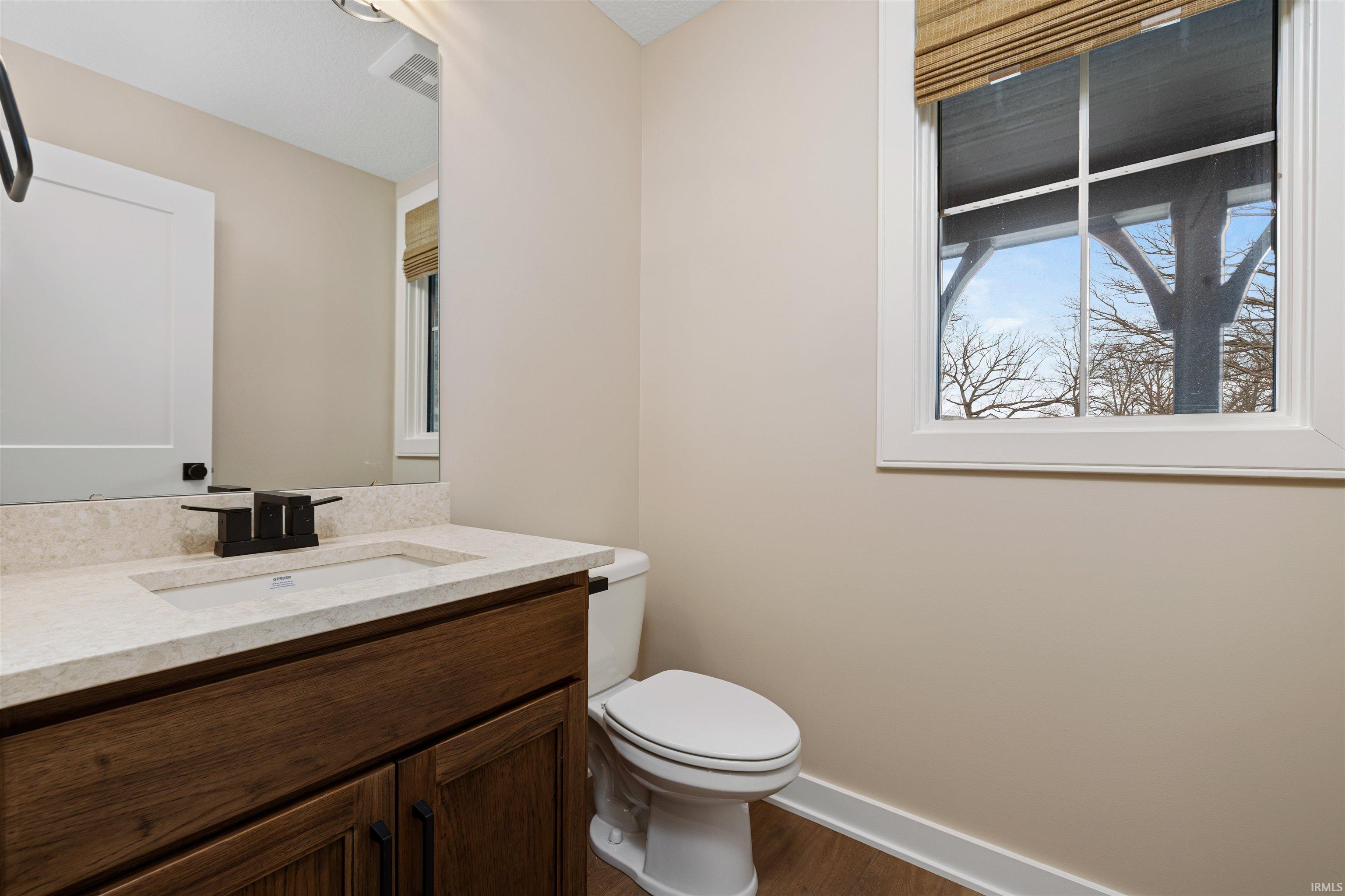 Leo, Indiana, 46765, United States, 5 Bedrooms Bedrooms, ,4 BathroomsBathrooms,Residential,For Sale,1981787