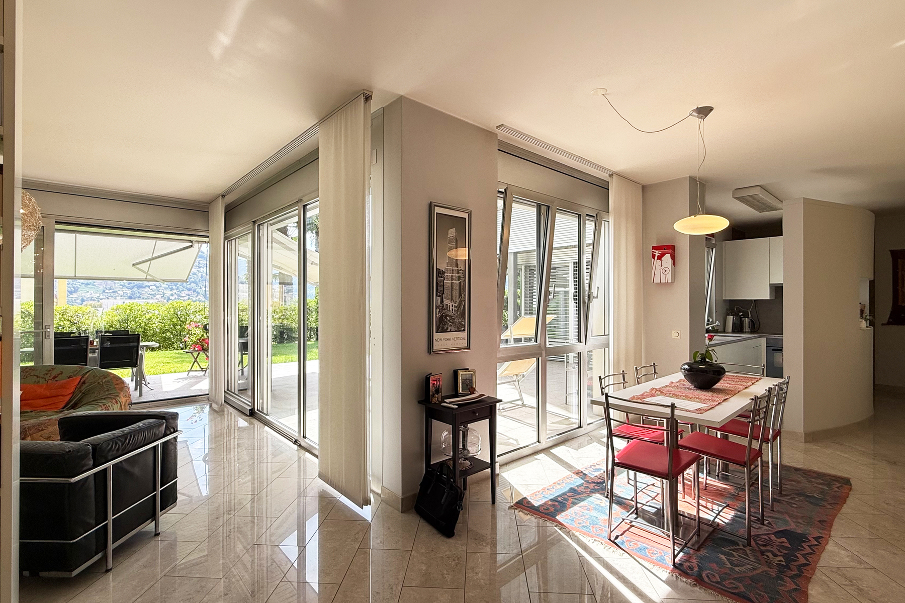  Bright apartment with private garden in a prime location - 物件實景