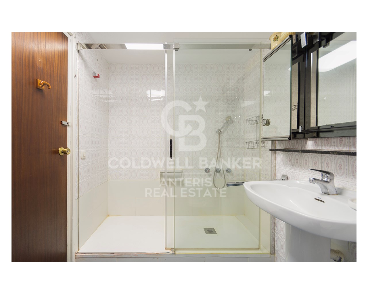 Barcelona, Barcelona, Eixample, El Fort Pienc Barc, Barcelona, Catalonia, ES, 5 Bedrooms Bedrooms, ,2 BathroomsBathrooms,Residential,For Sale,Barcelona, Barcelona, Eixample, El Fort Pienc Barc,1628217