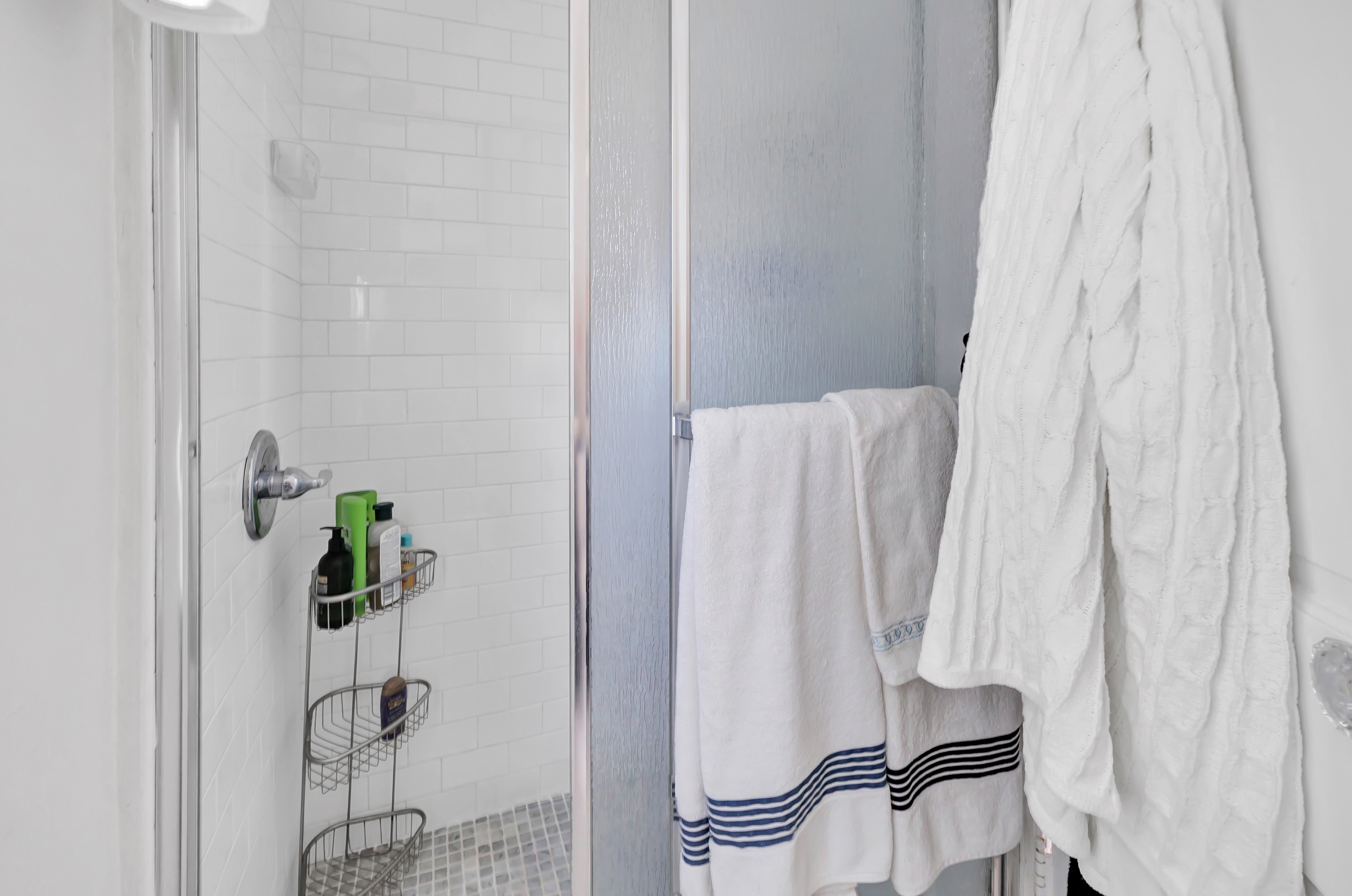 Stratford, Connecticut, 06614, United States, 4 Bedrooms Bedrooms, ,4 BathroomsBathrooms,Residential,For Sale,1996522