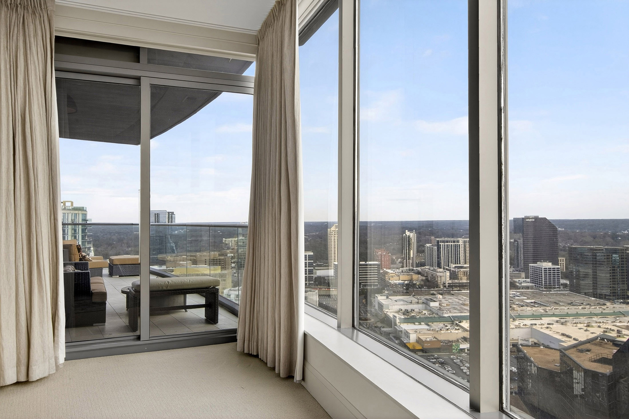  Stunning Luxury Condo, Perched on the 29th Floor - 物件實景
